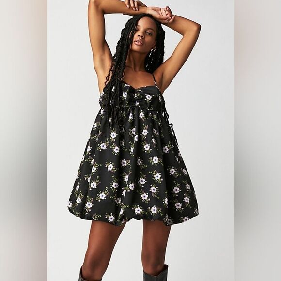 Free People in A Bubble Mini Dress in Black Floral size M New - Picture 1 of 14